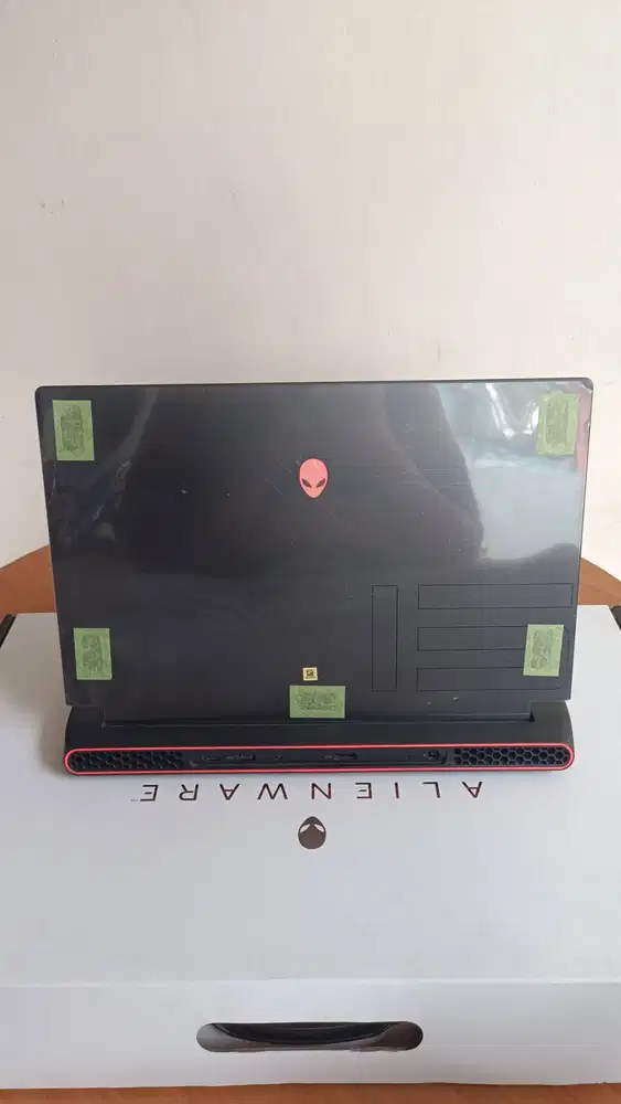 Dell Alienware M15 R6 Intel Core i7-11800H RAM 16GB DDR4 SSD NVME 512G