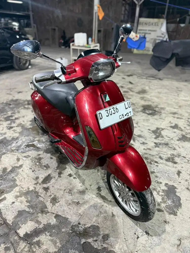Vespa Sprint I-Get Mulus
