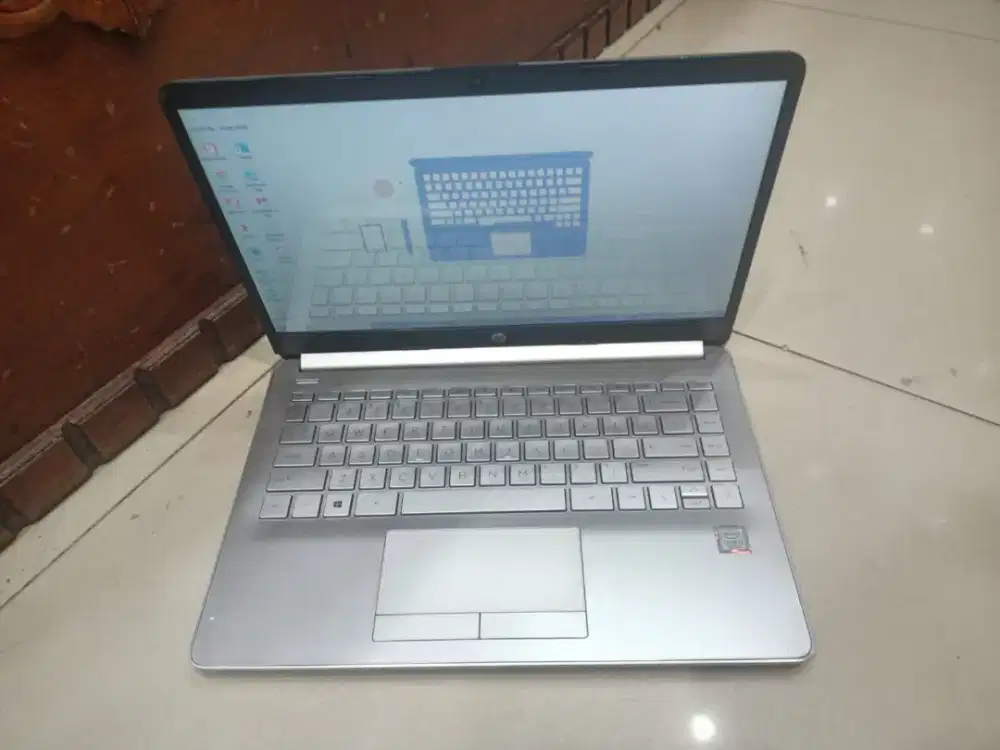 Lactop hp 14s-cf0 ram 8 HDD 1tb minus sperti d foto yg lain ny normal