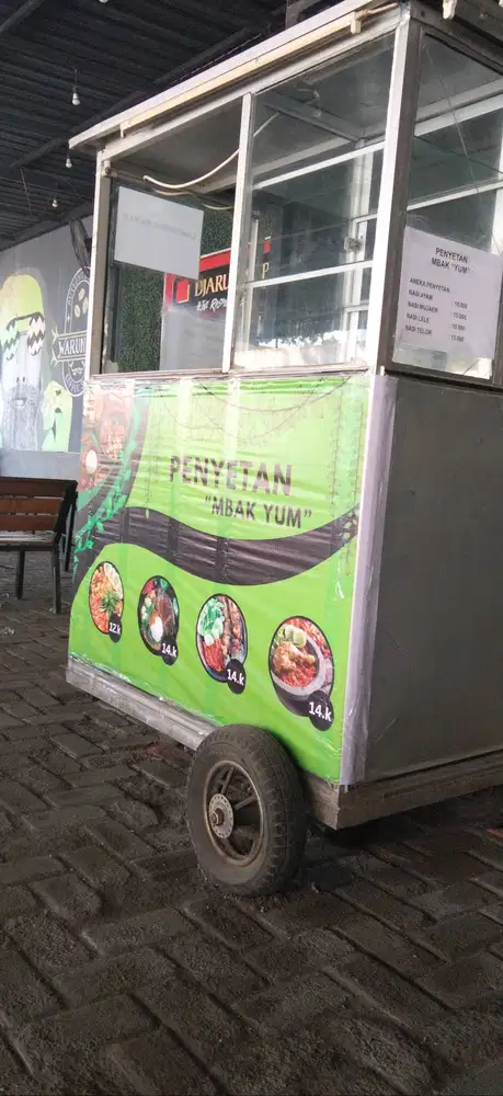 Rombong jualan,pemakain 1 tahun.bekas buat jualan mie ayam