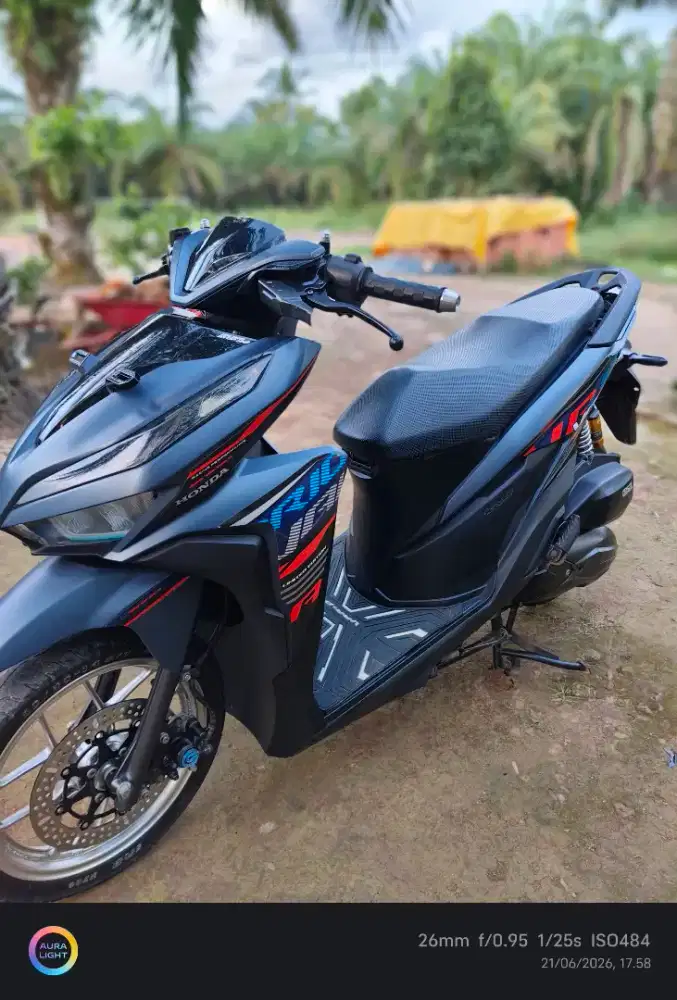 Vario 125 cbs iss special edition
