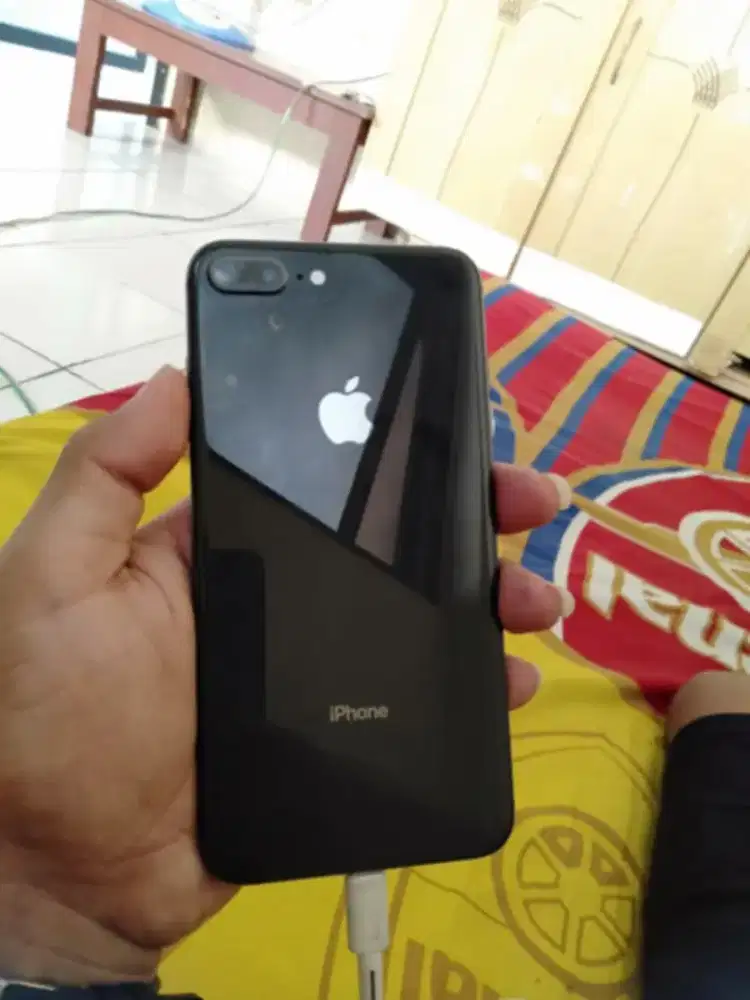 iPhone 8 plus 64gb