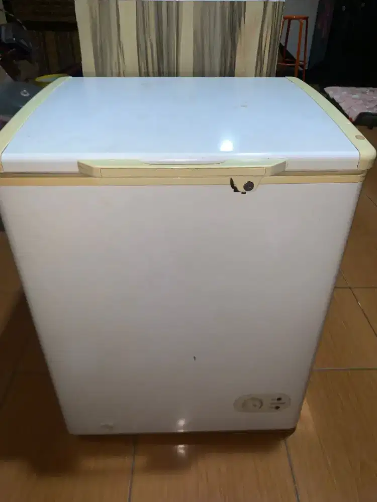 Polytron Chest Freezer 100 Liter PCF 110