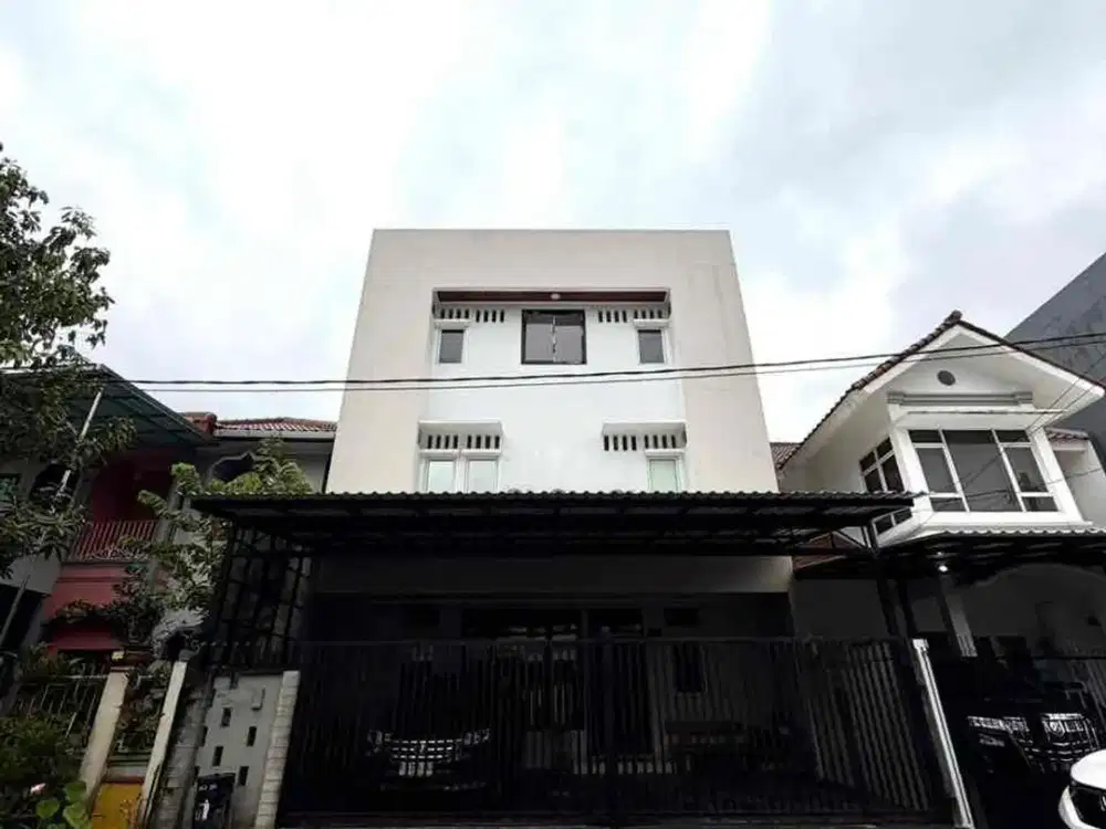 Dijual Rumah 3 Lantai Full Renovasi Sektor 1G Gading Serpong