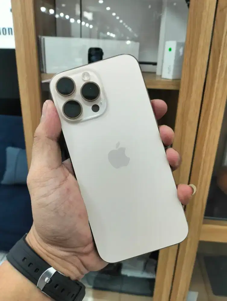 iPhone 16 Pro Max 512Gb ID/A, Dessert Titanium