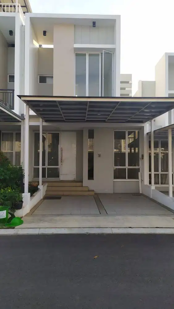 Disewakan Rumah JGC Full Furnished 3+1BR, Dekat Sekolah SIS & IKEA