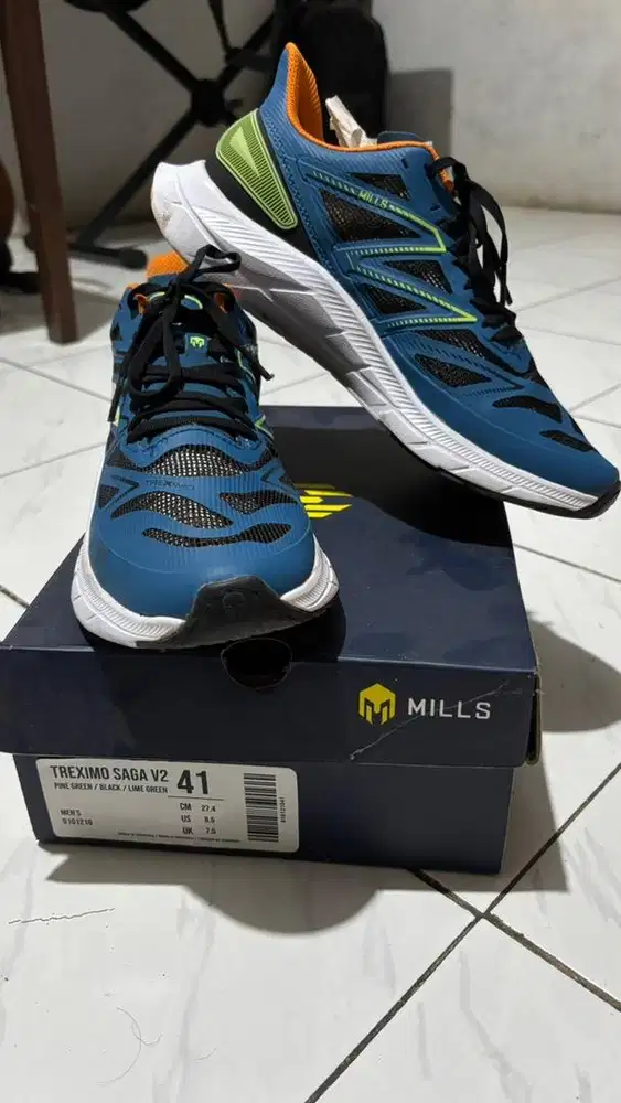 Sepatu Lari Mills Treximo Saga