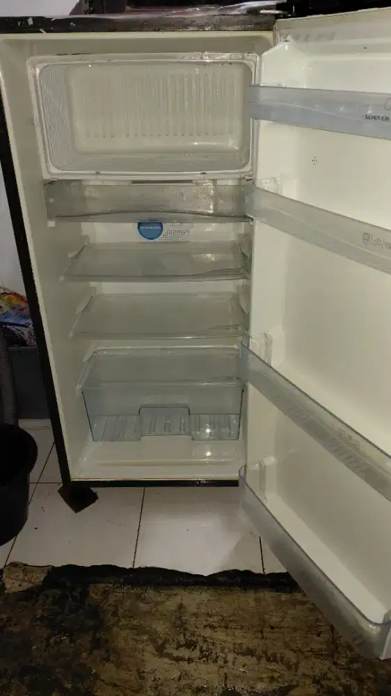 Kulkas  1pintu Toshiba Glacio NEGO!!