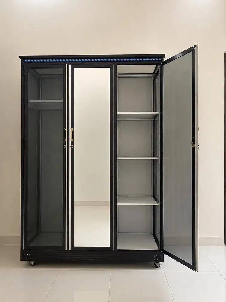 Dijual Lemari Pakaian Aluminium Kaca