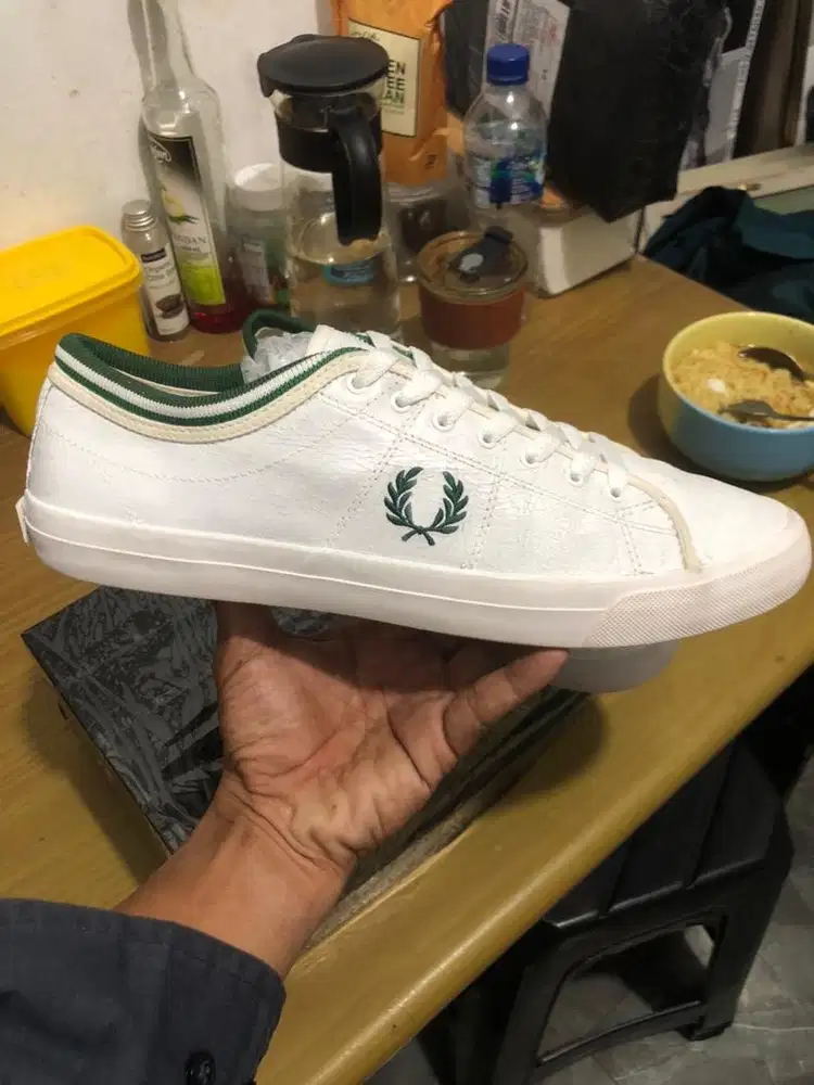 Fred perry size 43