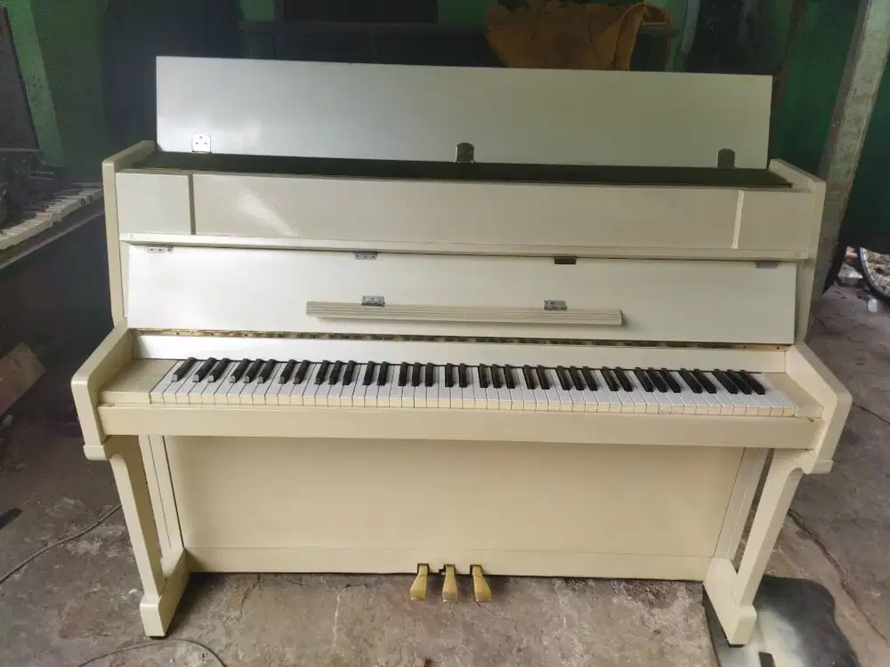 Di jual piano  yamaha lu 101 CPE