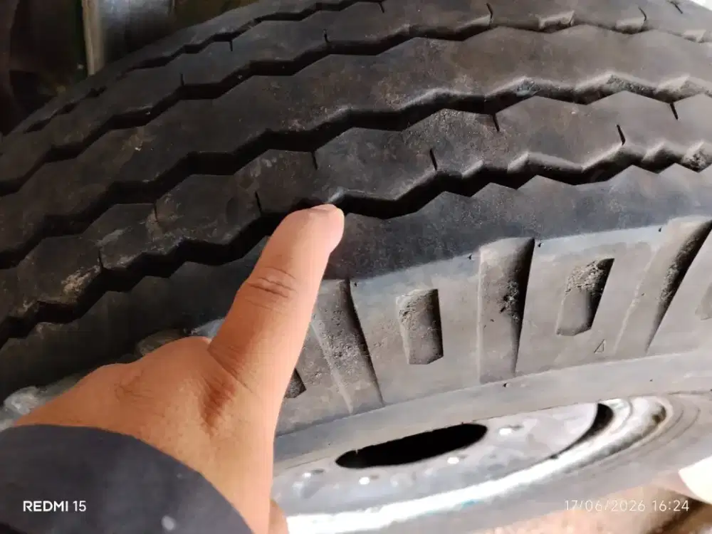 Ban+velg engkel coltdisel, canter, Dyna,Hino, elf, foton, delta