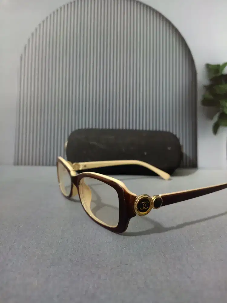 Frame kacamata Chanel