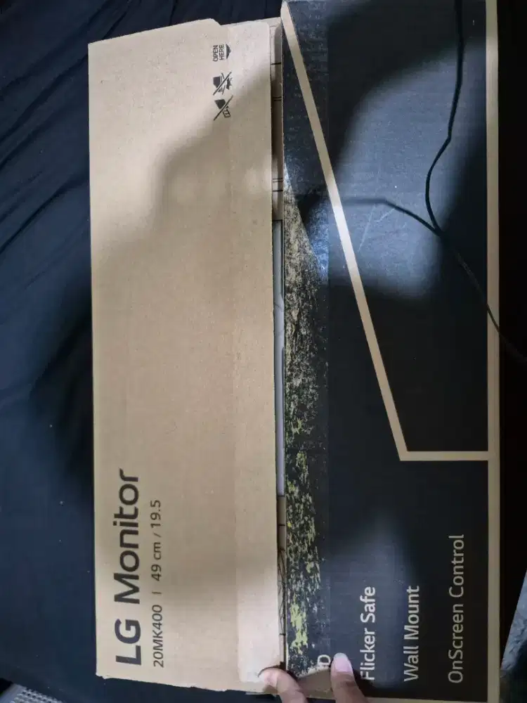 LG Monitor 20MK400 Second