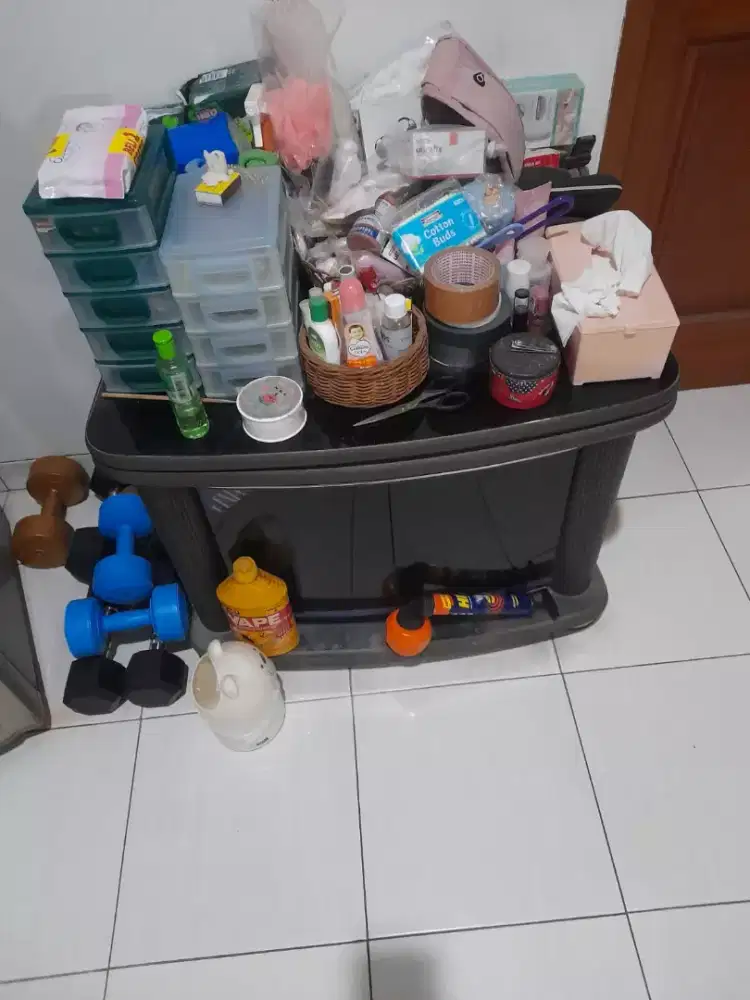 Meja TV dan Lemari