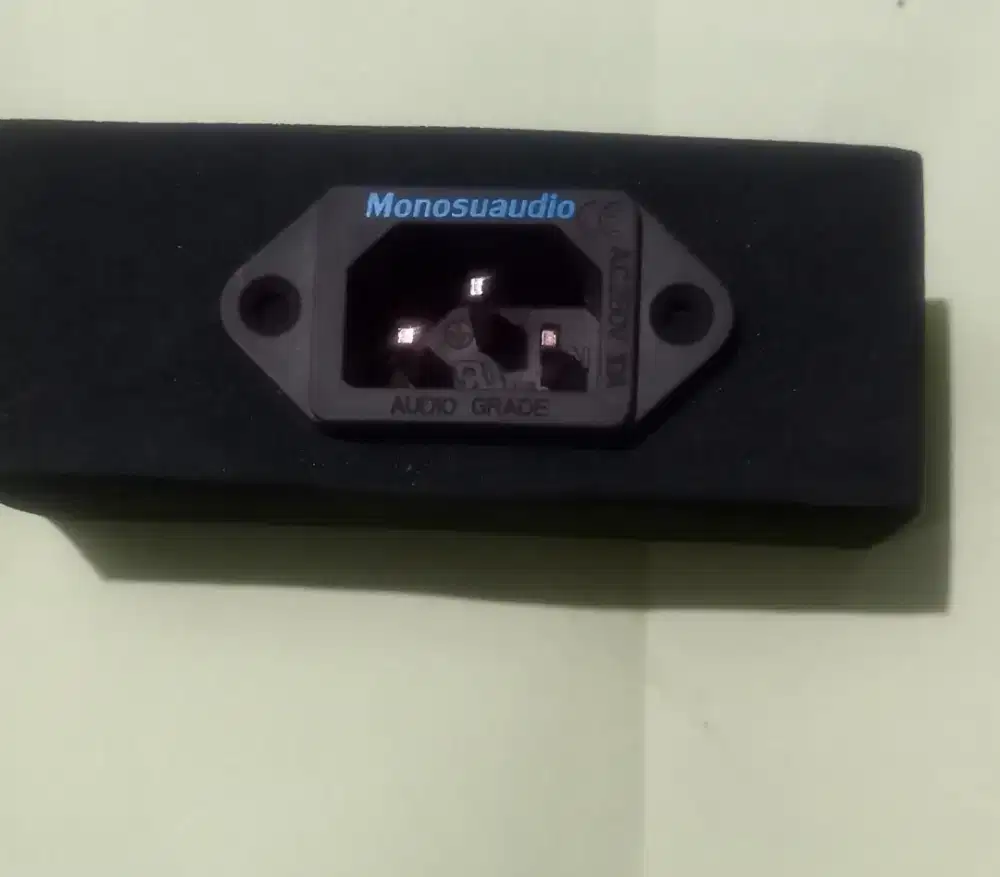 AC iec inlet Hi End