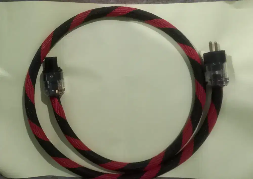 Power cord with IEC plug