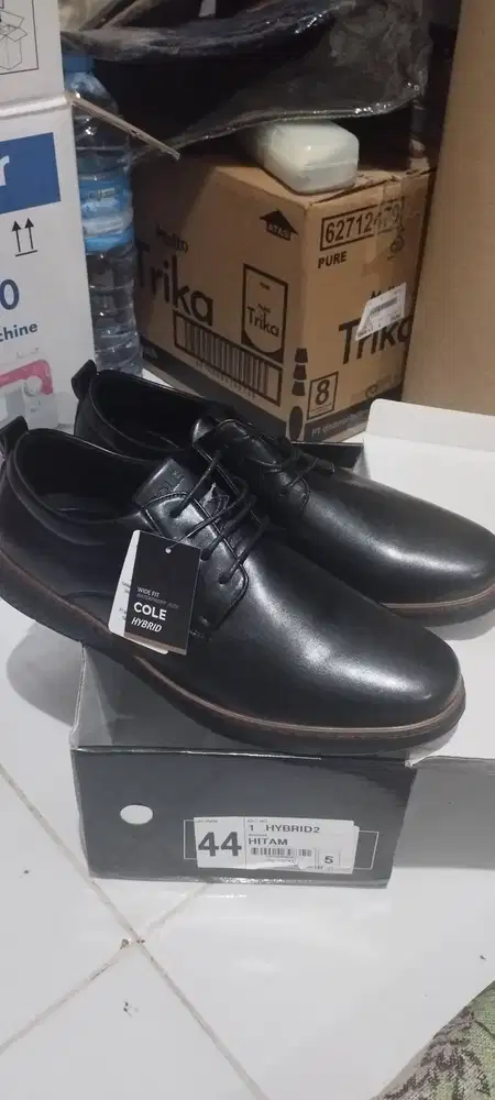 Sepatu Pantofel Merek Cole brand Matahari
