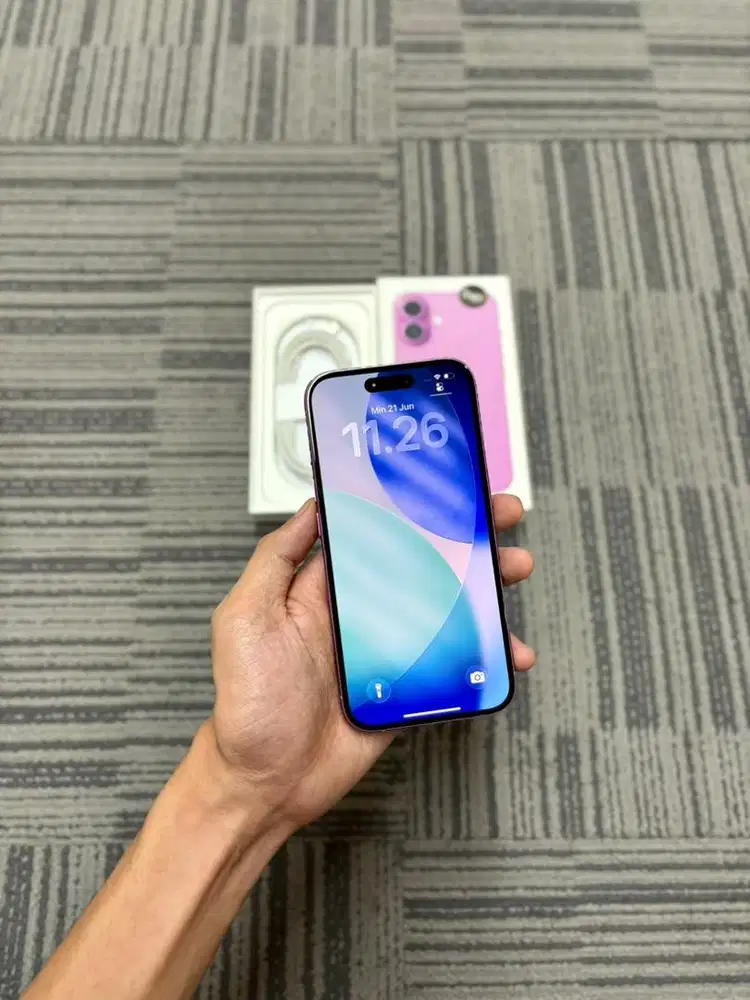 iPhone 16 256GB Pink - iBox fullset ori garansi on agustus 2026