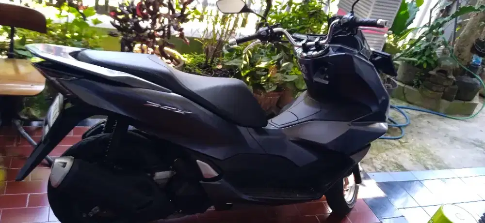 Jual Motor Honda PCX CBS 2022 warna Abu-abu