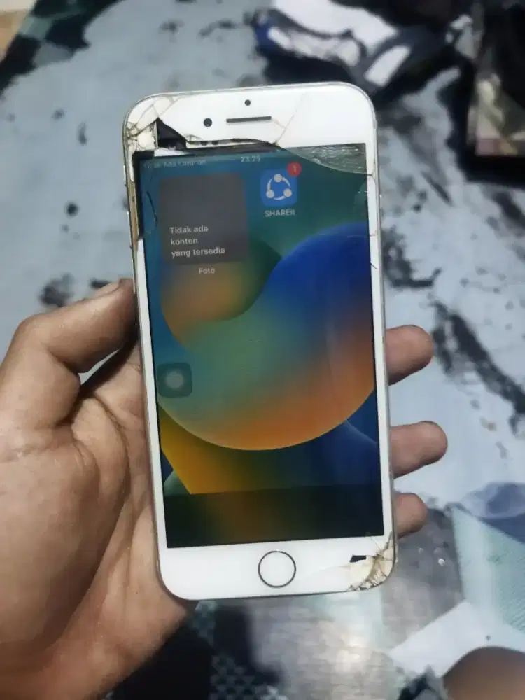 iPhone 8 64gbb.