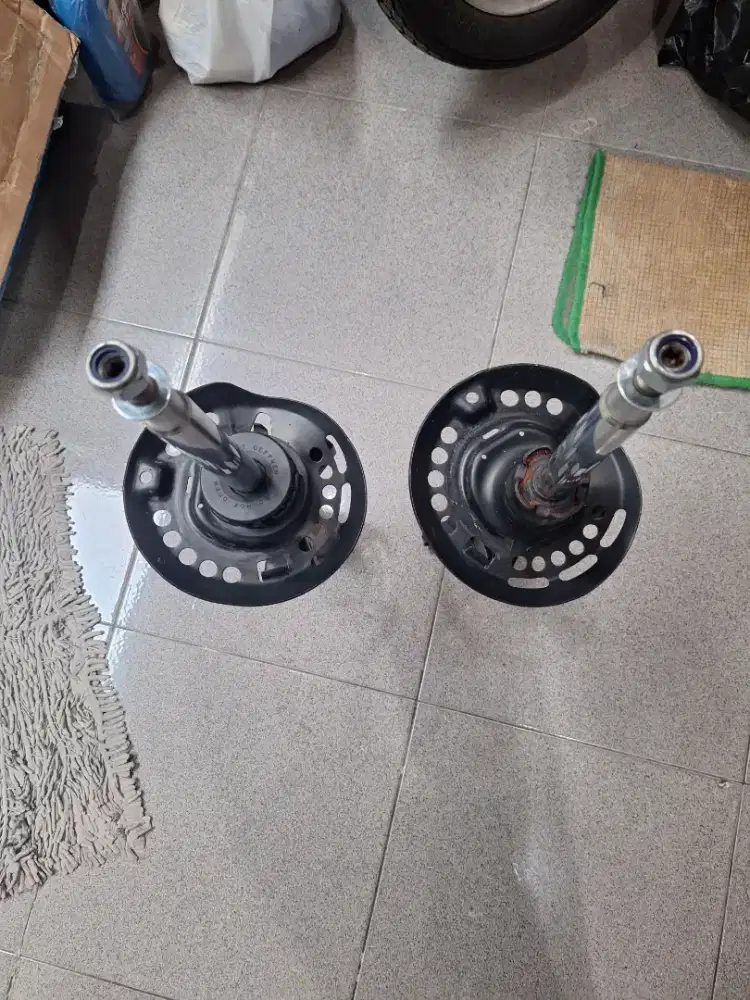 Shockbreaker depan Original Mercy E300