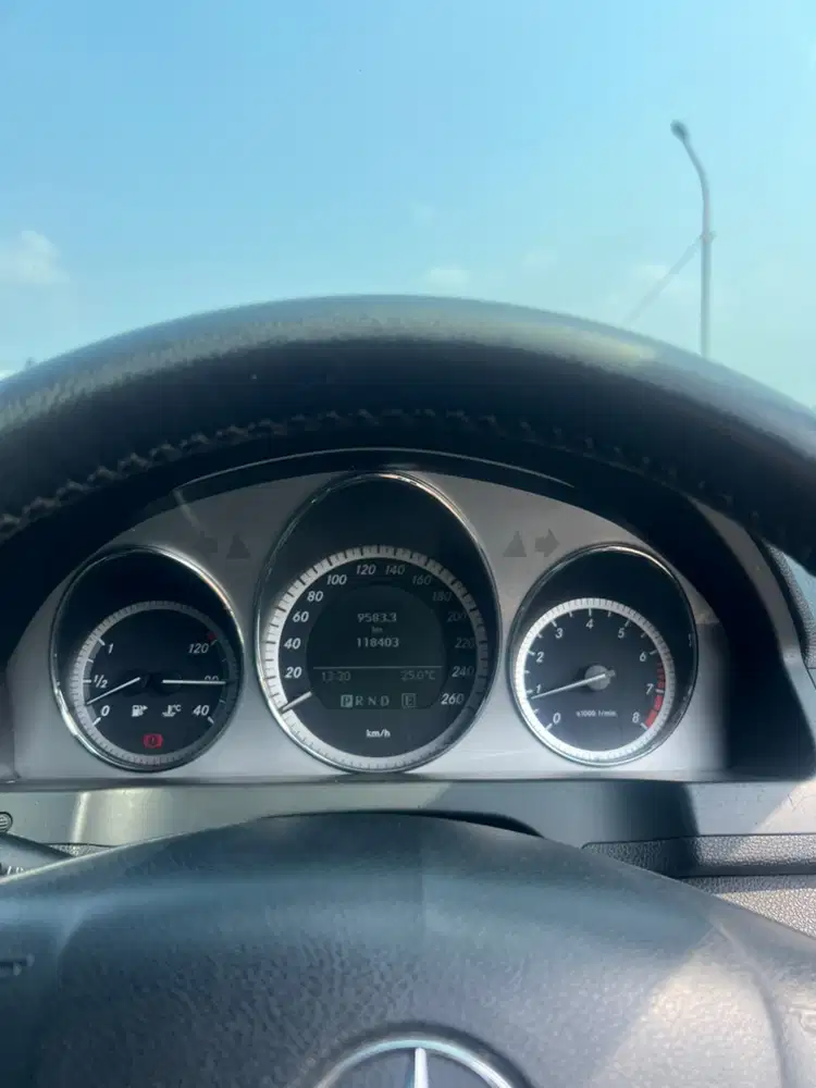 Mercedes-Benz C200 2011 Bensin