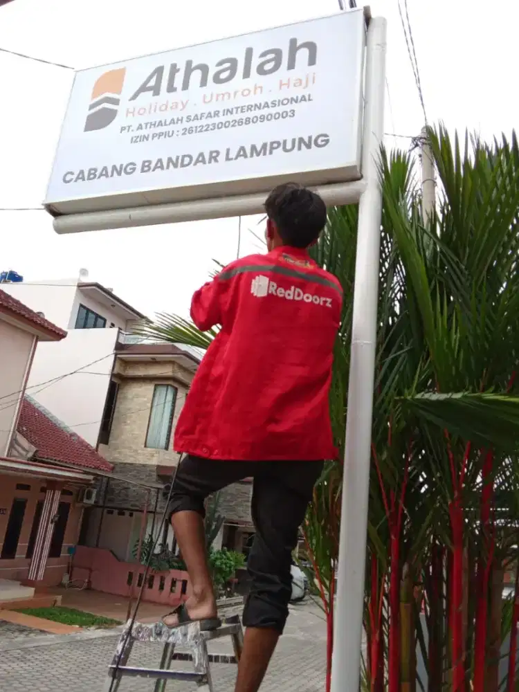 Neon box Lampung Custome