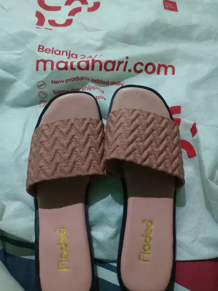 Sandal Wanita Flat