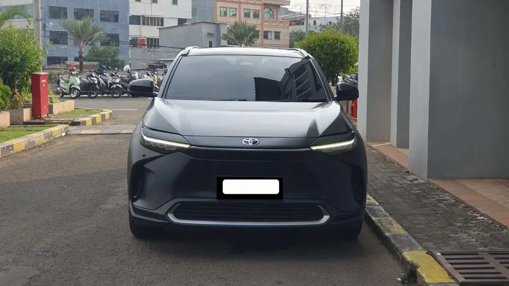 Km32rb toyota bz4x electric tss 2023 hitam