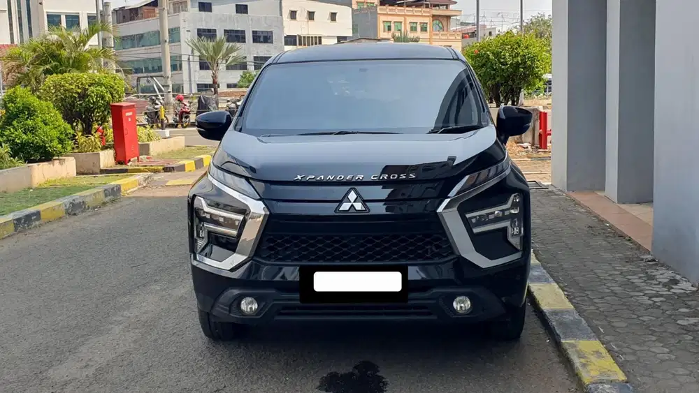 Km24rb mitsubishi xpander exceed 2023 hitam pajak panjang