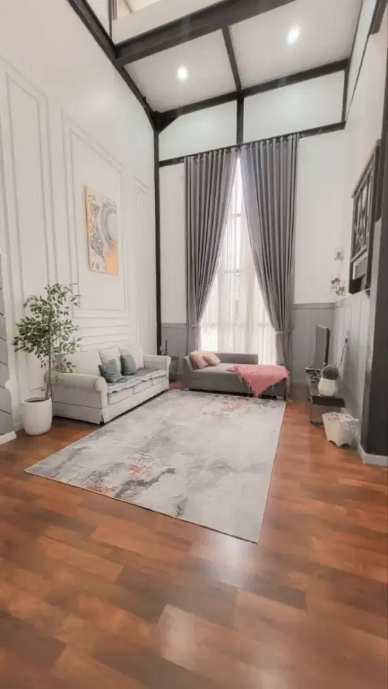 Rumah modern Lux full furnished siap huni di komplek Gegerkalong Shm