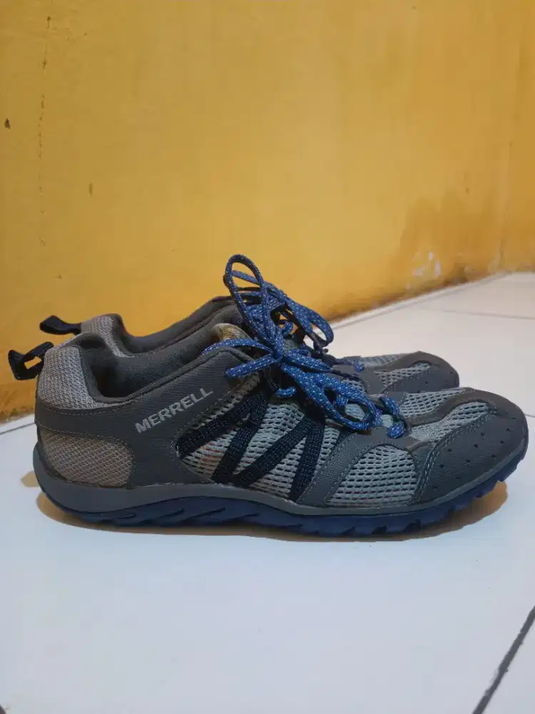 Sepatu gunung outdoor 44