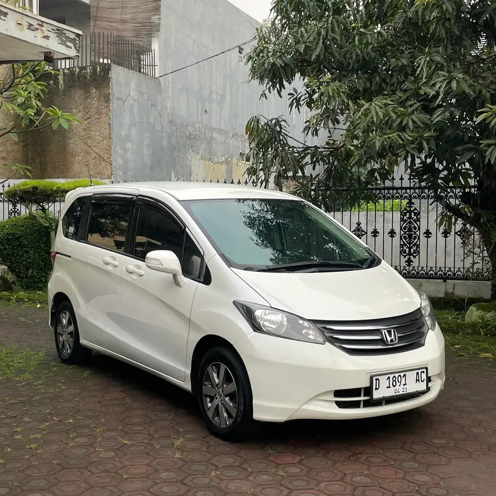 Honda Freed 2012 Bensin