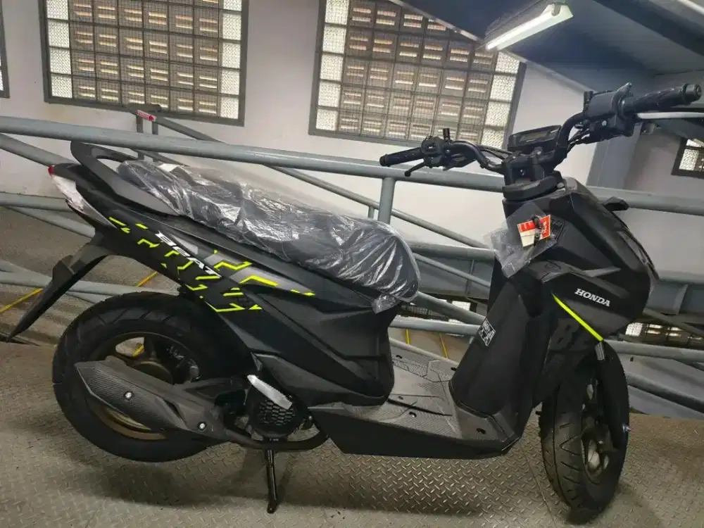 HONDA BEAT STREET HITAM