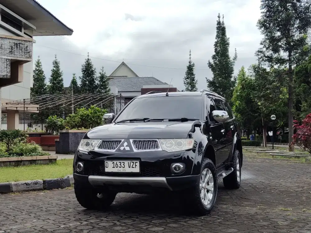 Pajero Sport Dakar 4x4 2012 Hitam Matic Diesel 4WD Original