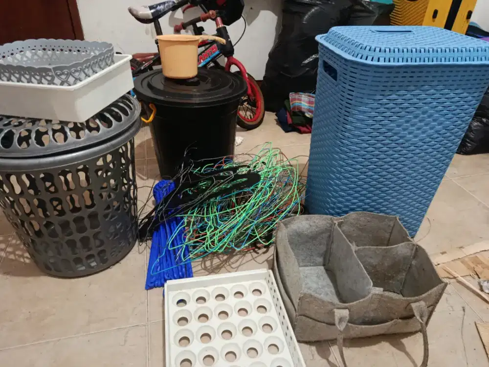 Paket keranjang, ember, gantungan dll