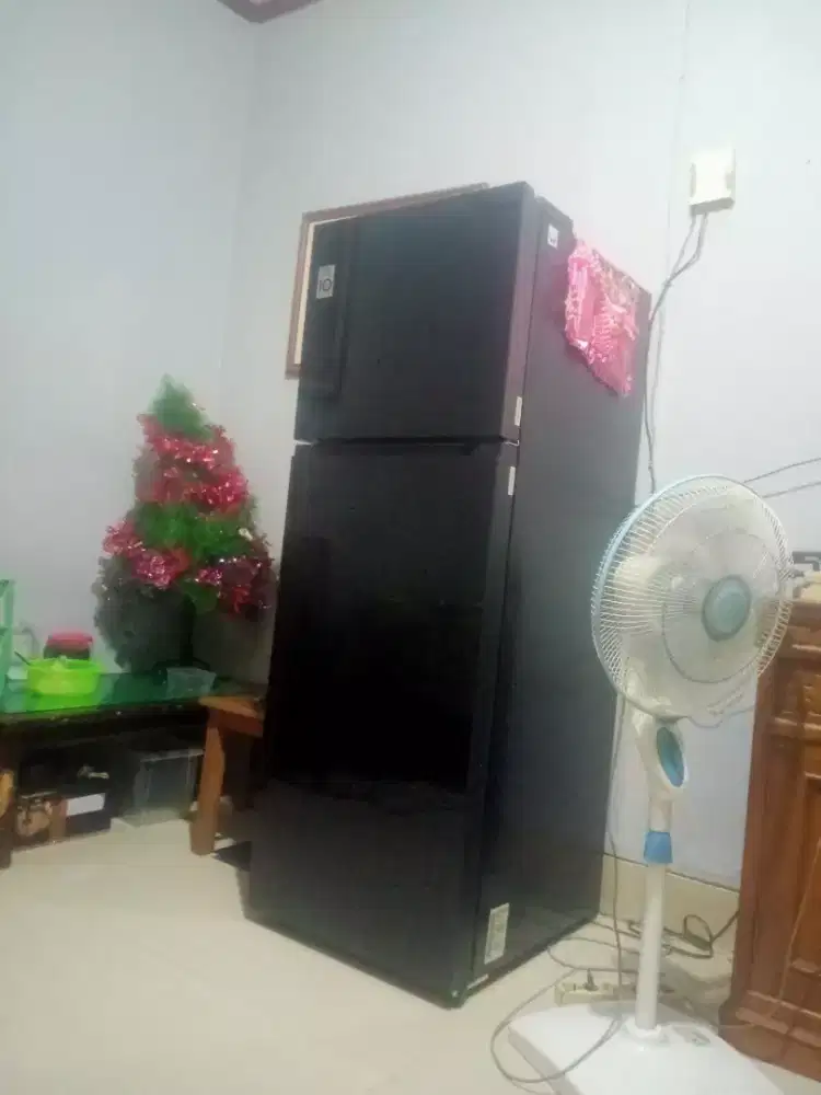 Di jual Kulkas LG Smart Inverter 360L Mulus