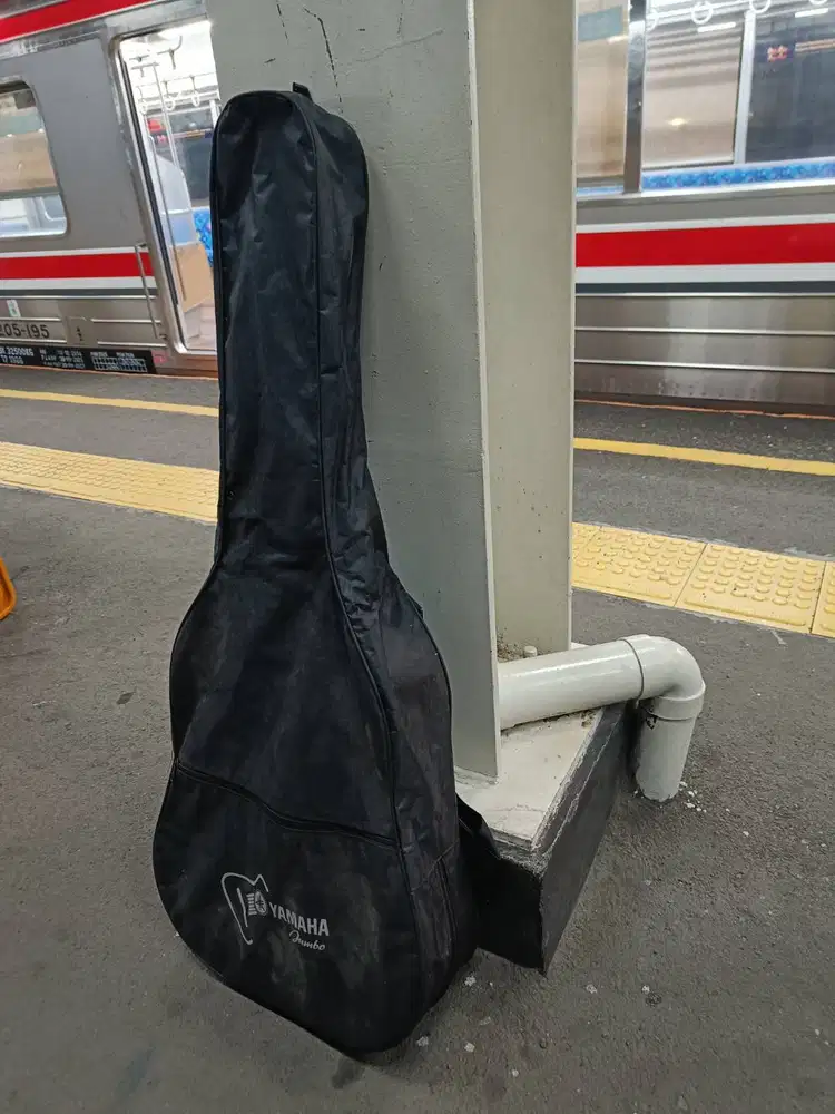 Tas sarung gitar akustik ukuran besar 4/4