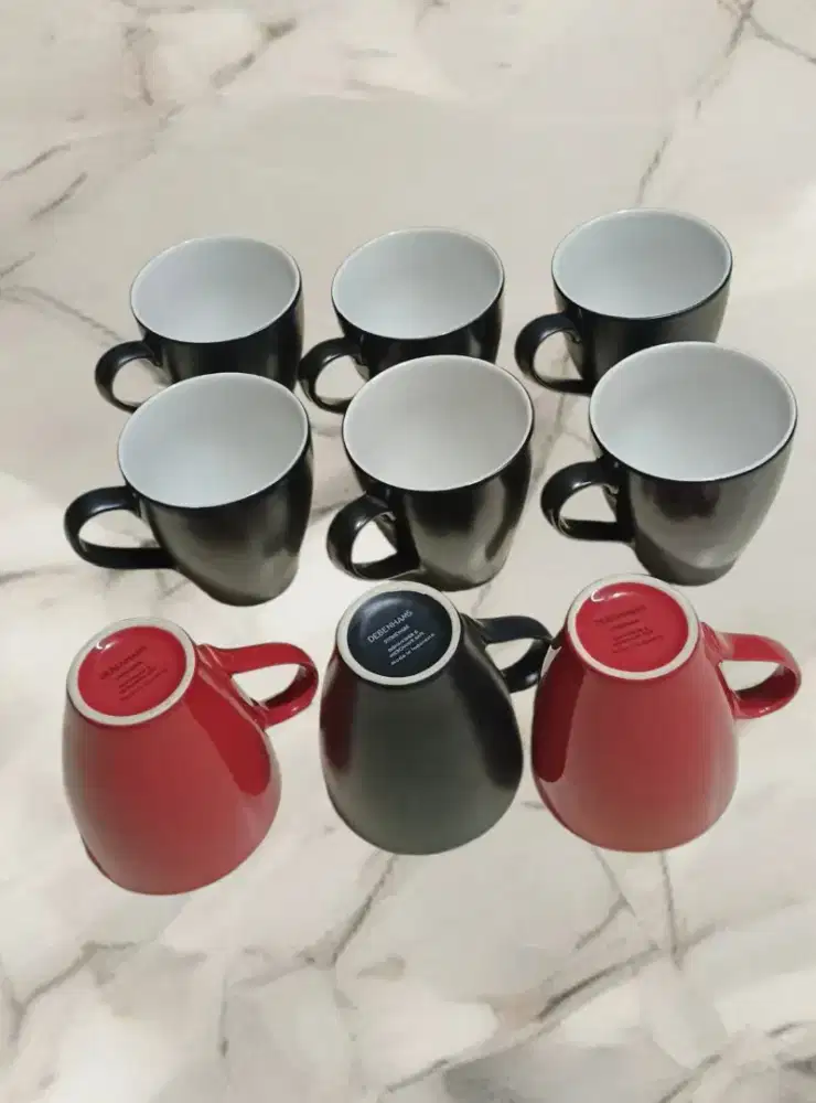 9 MUG DEBENHAMS