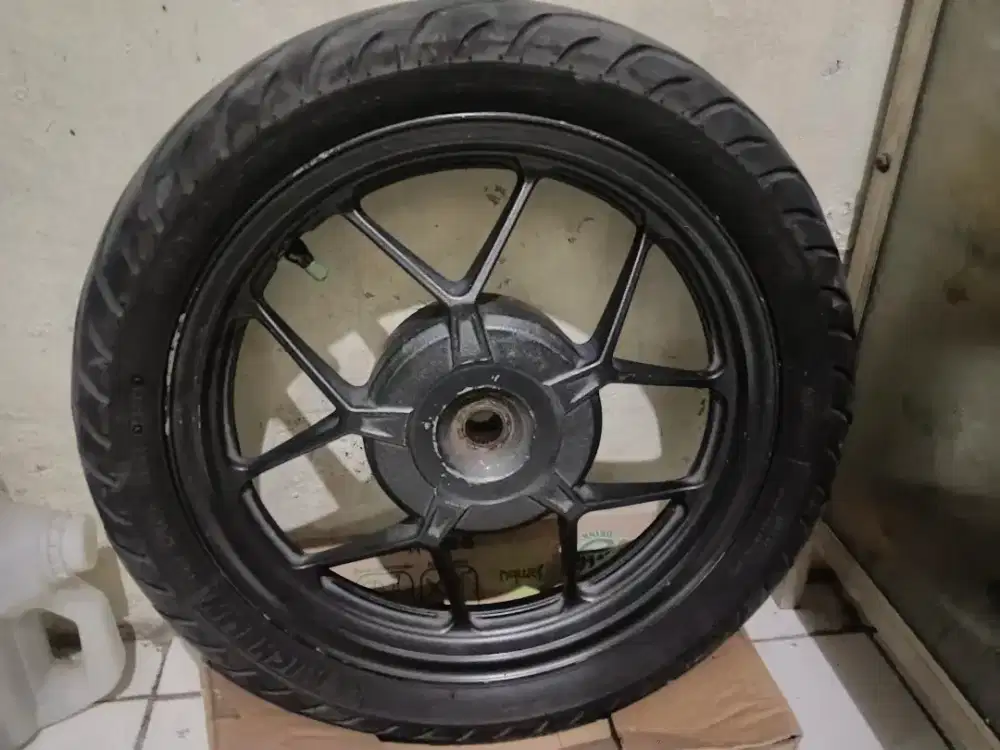 Velg vario belakang