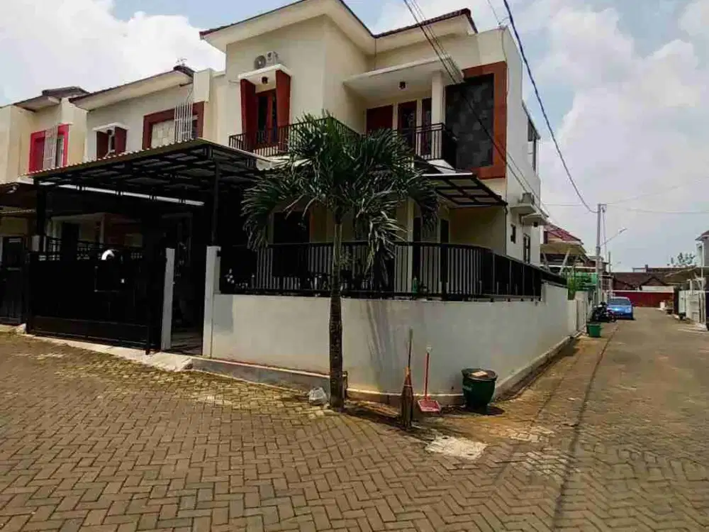 Dijual Murah Rumah Bagus Dua Lantai Di Perumahan Dekat Araya