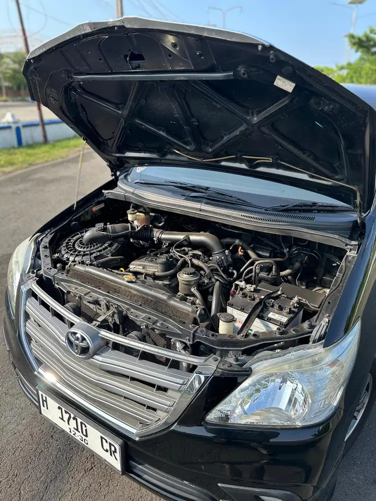 Toyota Kijang Innova 2014 Bensin