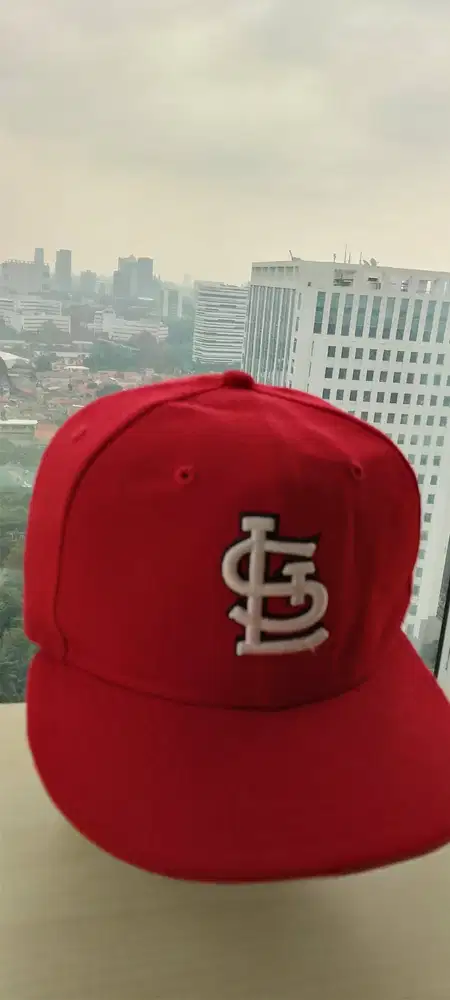 Topi bekas seperti baru
