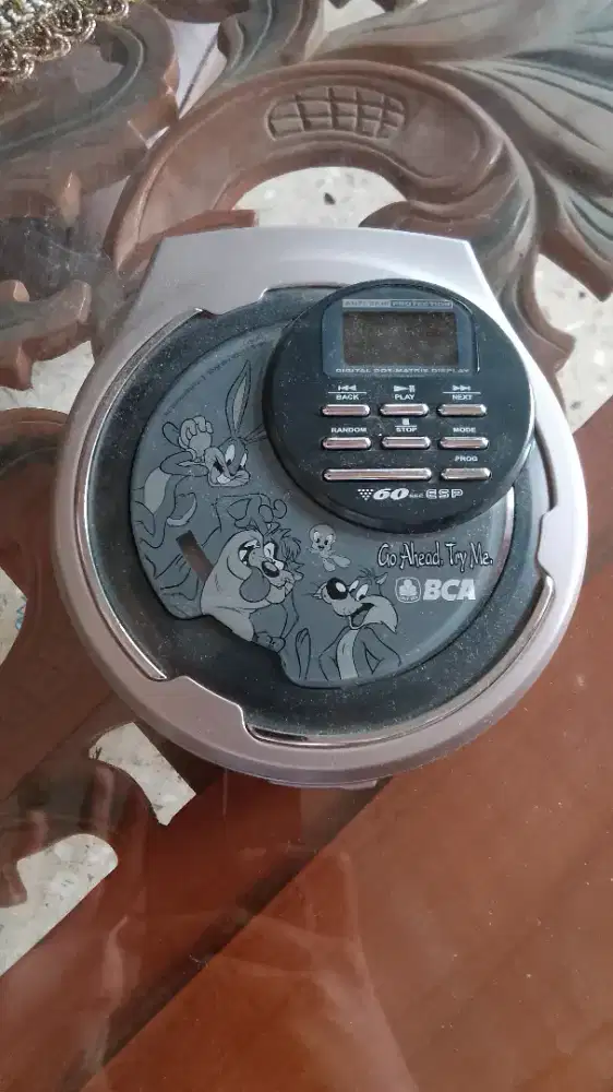 Discman BCA edisi Looney Tunes Pemutar CD portabel