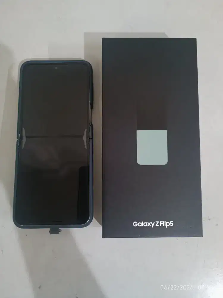 Samsung Flip 5 warna mint Garansi 6 bulan
