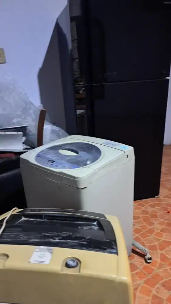 Kulkas dan Mesin cuci