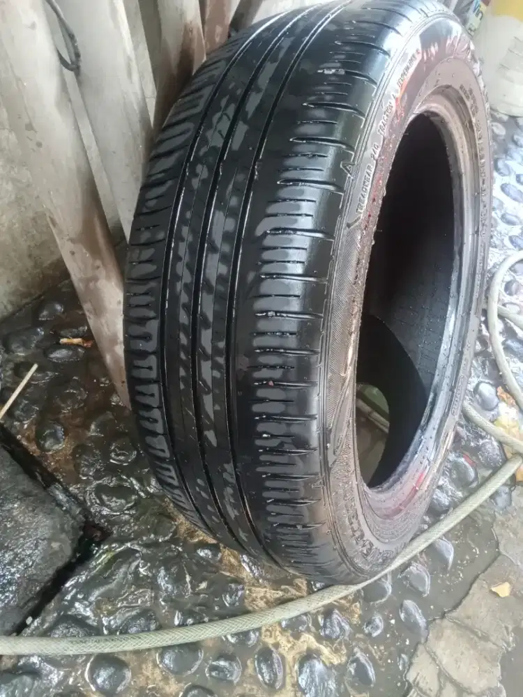 Ban ukuran ada tertera