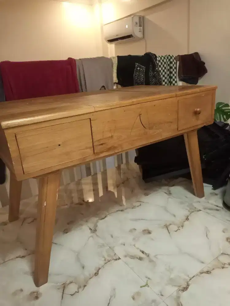 Meja jati konsol Rias