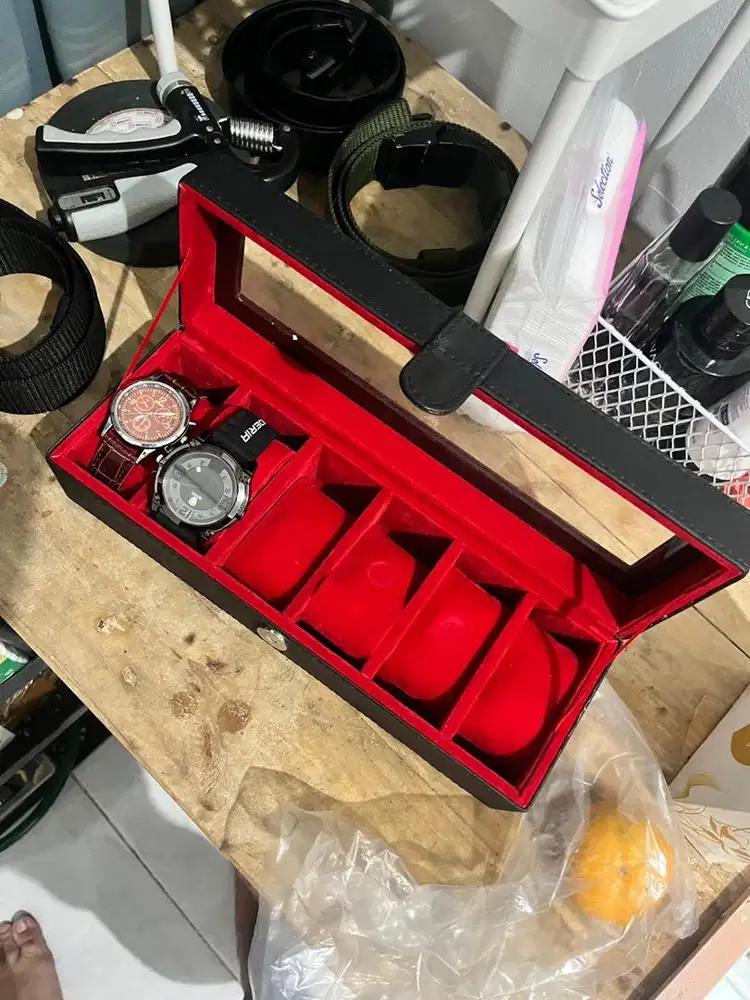 Tempat jam tangan